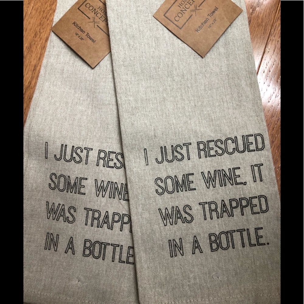 Set of 2 kitchen towels -brand new with tags